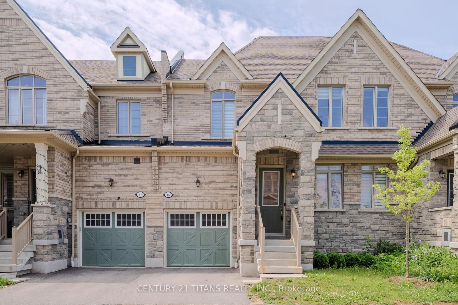 45 Cachia Lane • Ajax, ON photo 1