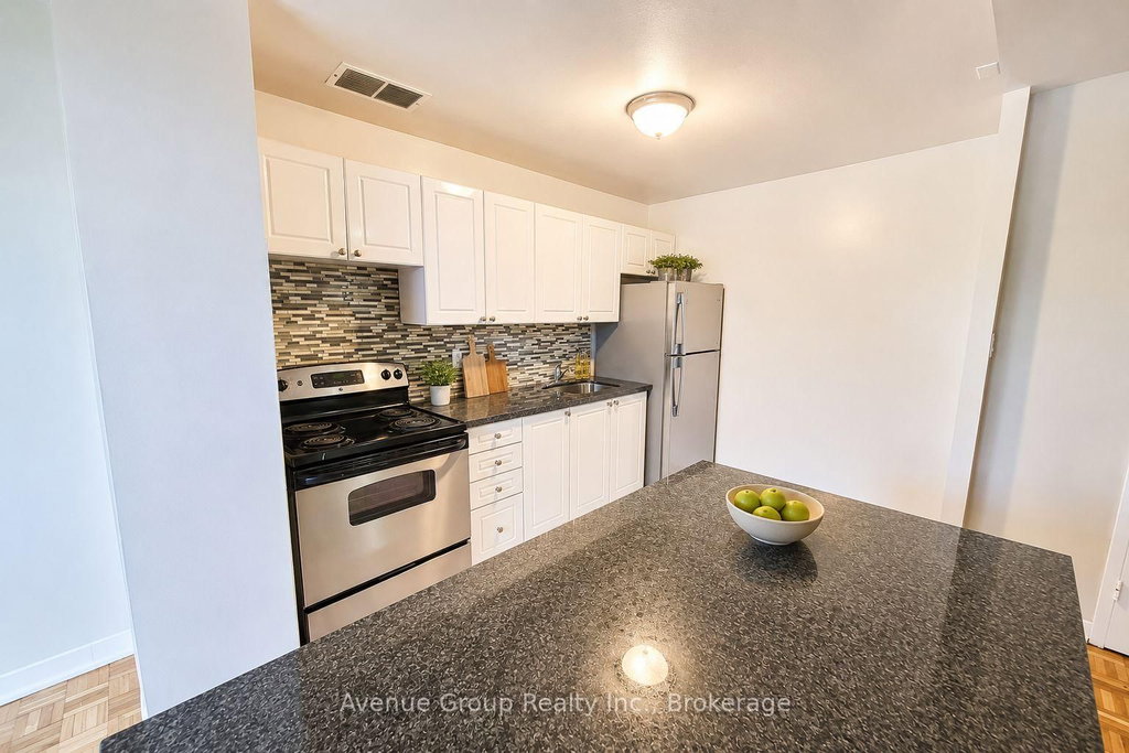 403 - 3801 Lawrence Avenue E 4