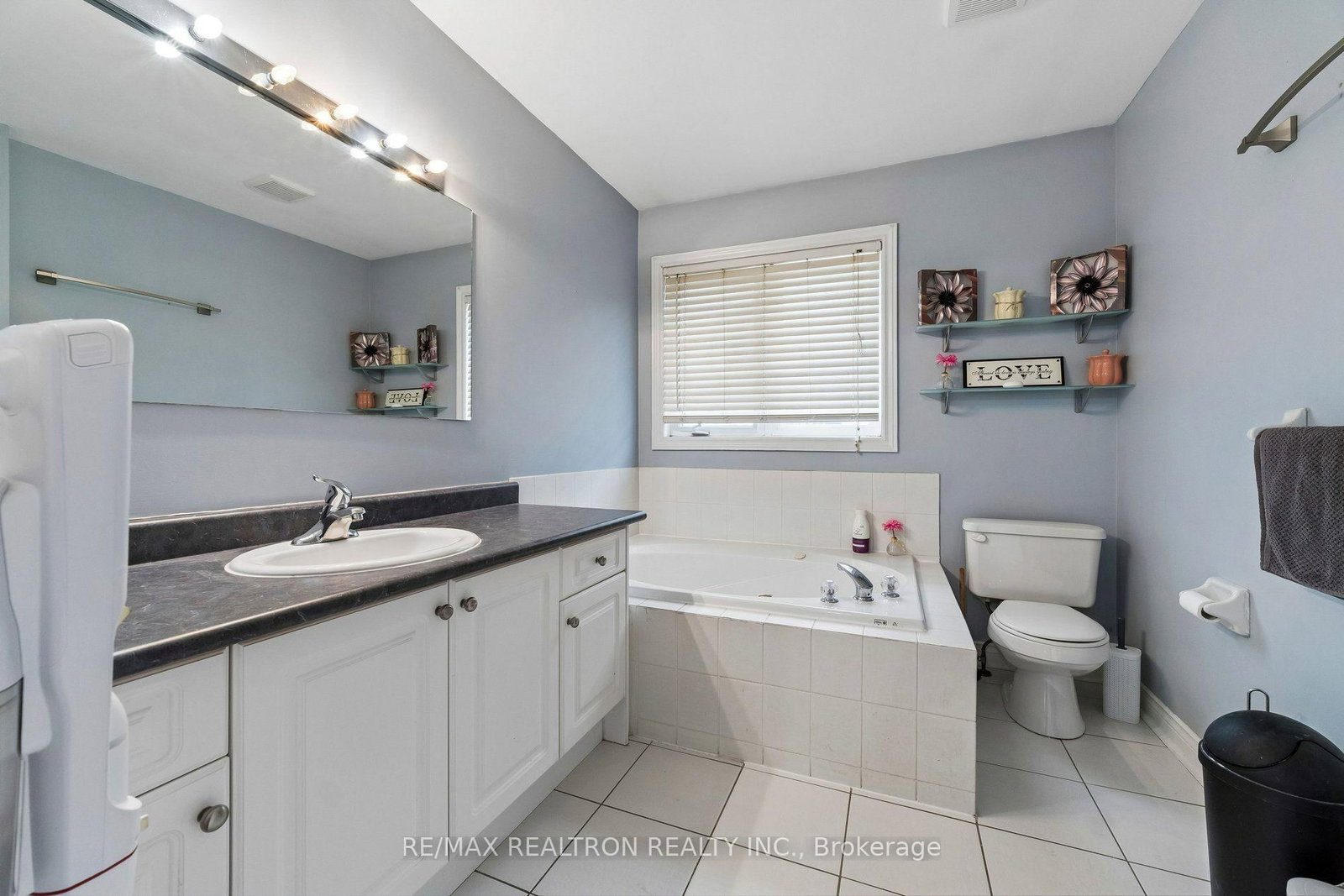 58 Lurosa Cres, Whitby, view 30