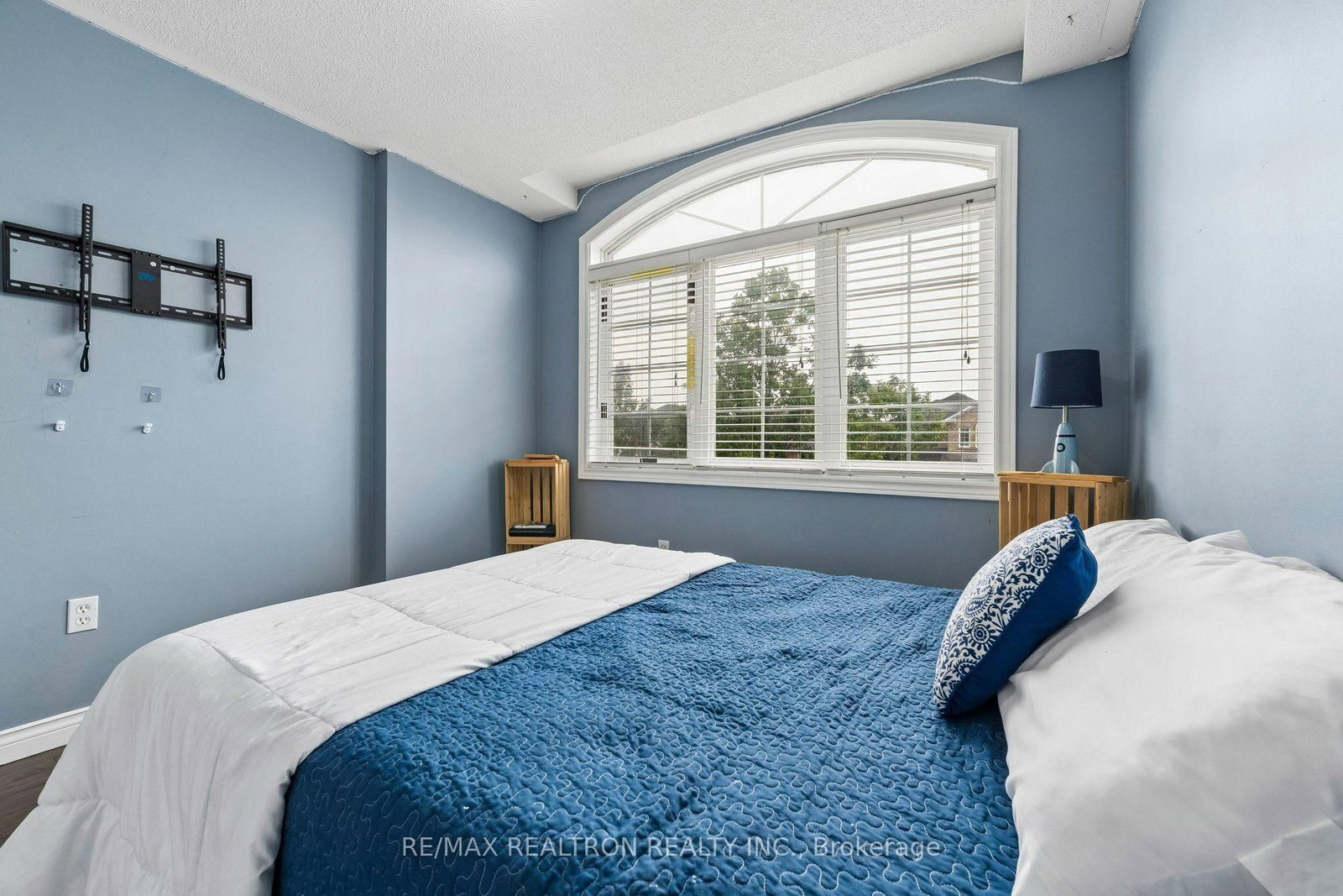 58 Lurosa Cres, Whitby, view 37