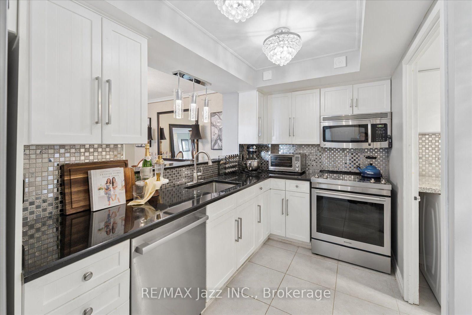 360 Watson Street W • #1003 • Whitby, ON photo 8
