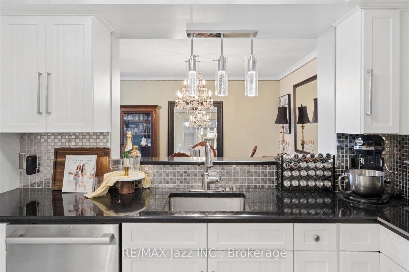 360 Watson Street W • #1003 • Whitby, ON photo 9
