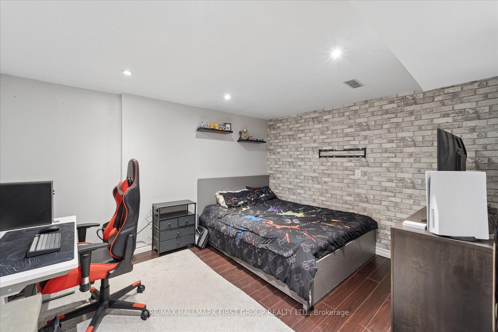 1179 Oxford St, Oshawa, view 21