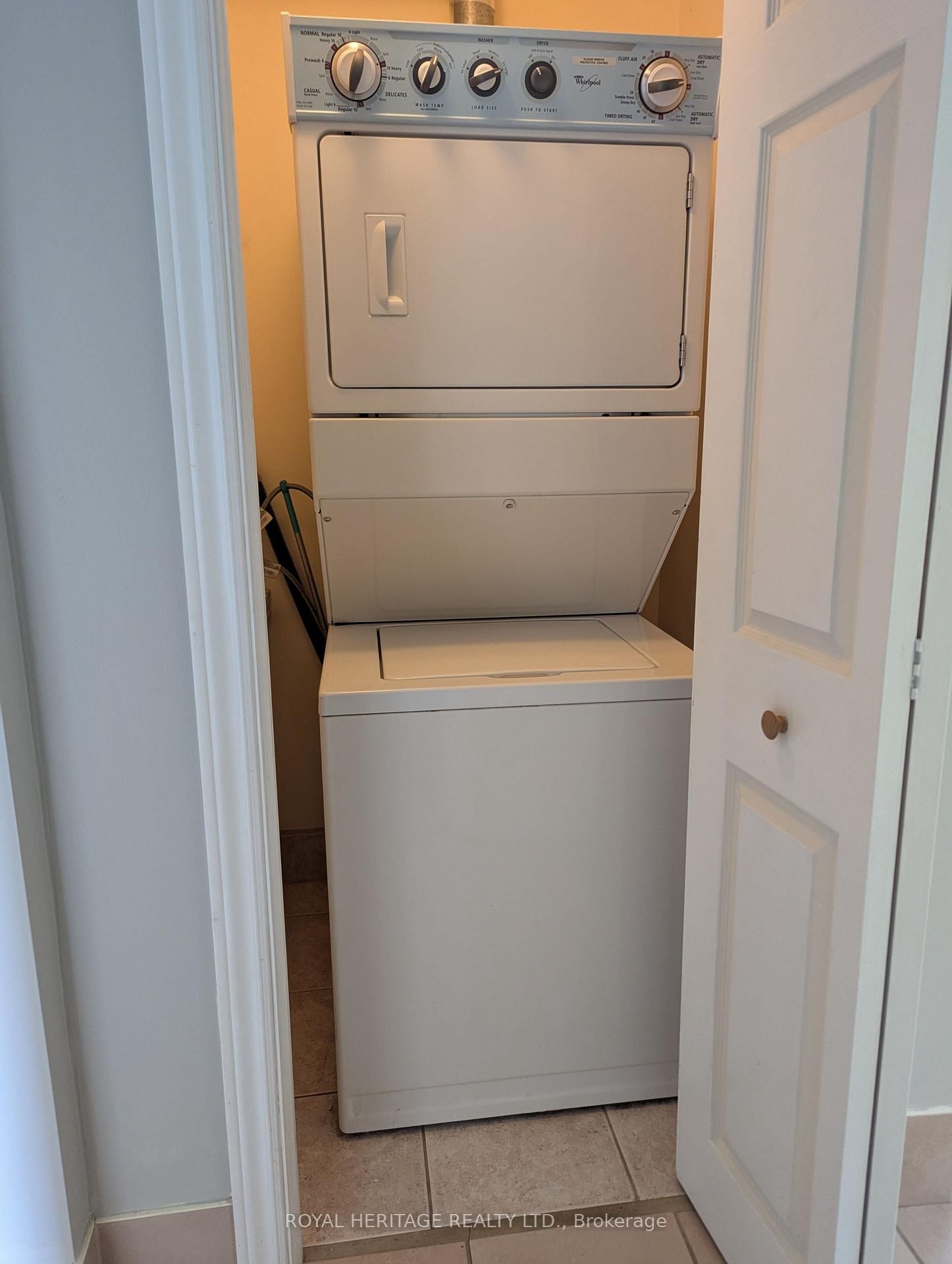 1-951 Dundas St, Whitby, view 24