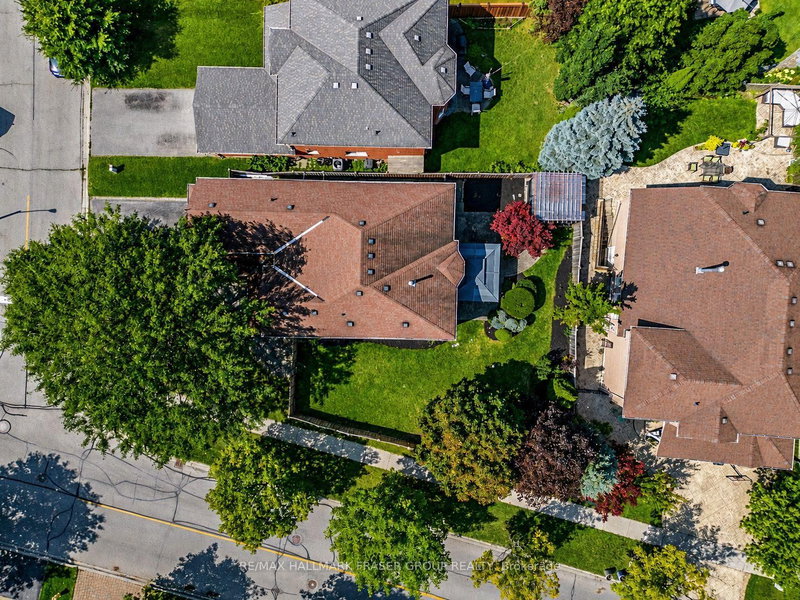 1 Mcneilage Court