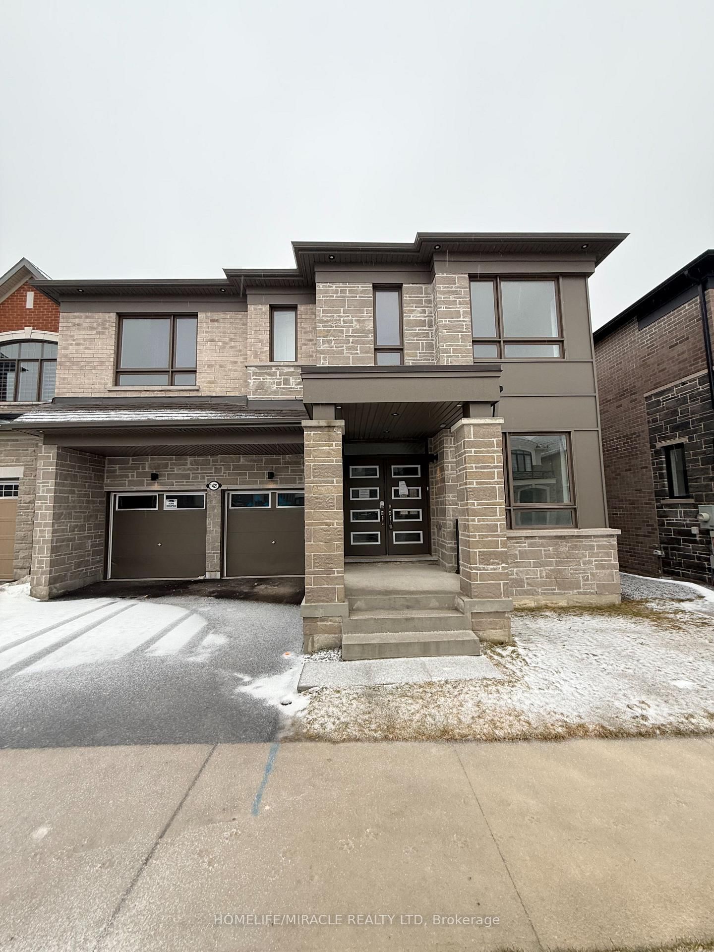 1421 Swallowtail Lane • Pickering, ON photo 1