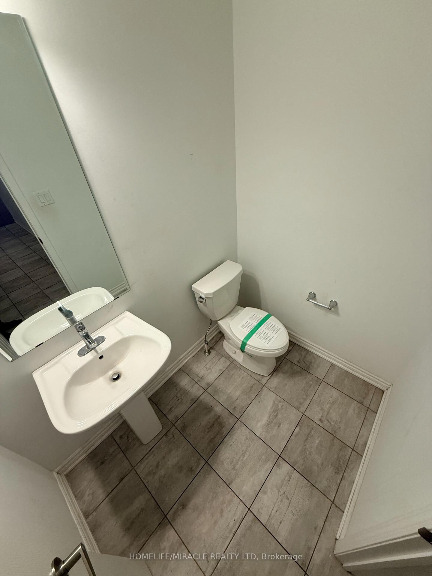 1421 Swallowtail Lane • Pickering, ON photo 16