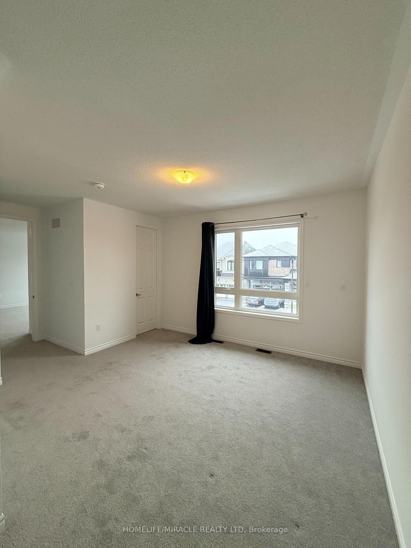 1421 Swallowtail Lane • Pickering, ON photo 18