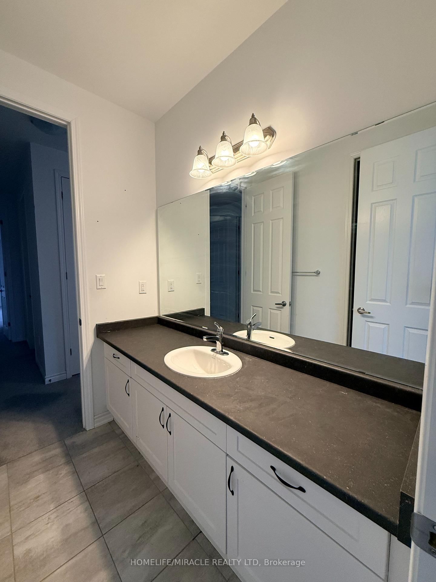 1421 Swallowtail Lane • Pickering, ON photo 19