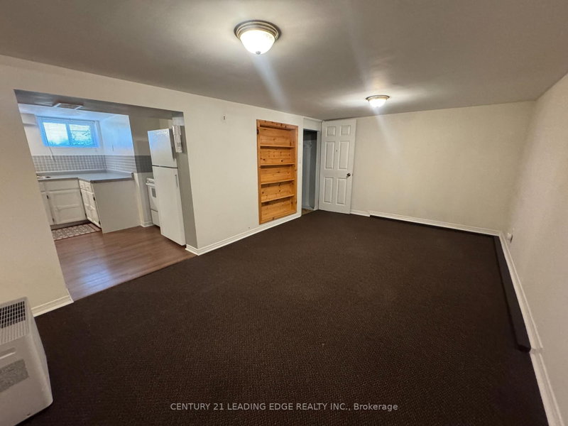 293 Oshawa Boulevard N