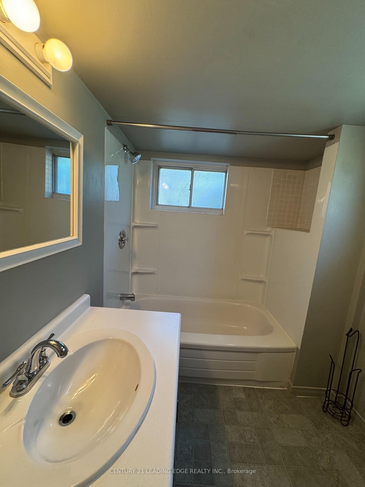 293 Oshawa Blvd, Oshawa, view 8