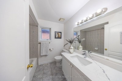 54 Carpendale Ajax,ON L1Z 2B4 — Photo 32