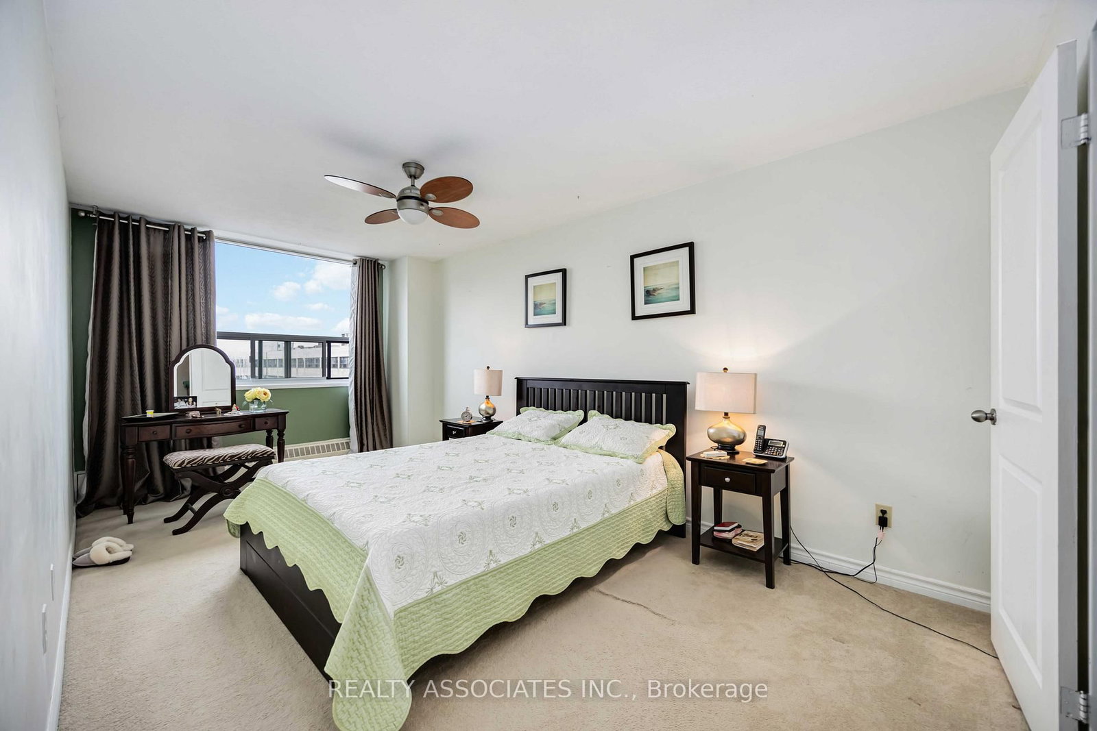 180 Markham Road • #811 • Toronto, ON photo 3