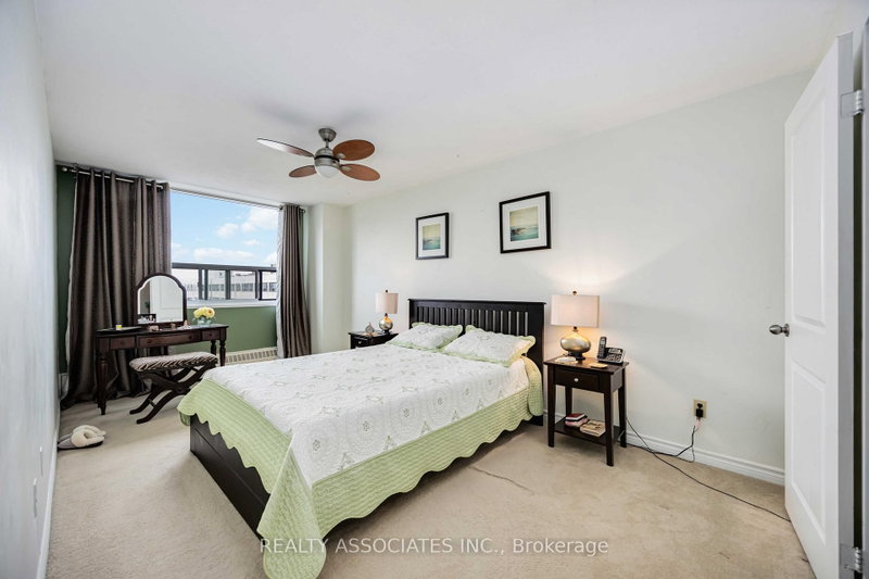 811 - 180 Markham Road
