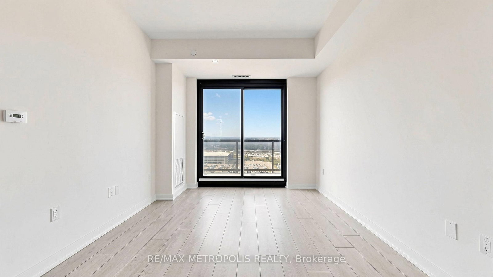#1707-1606 Charles St, Whitby, view 13