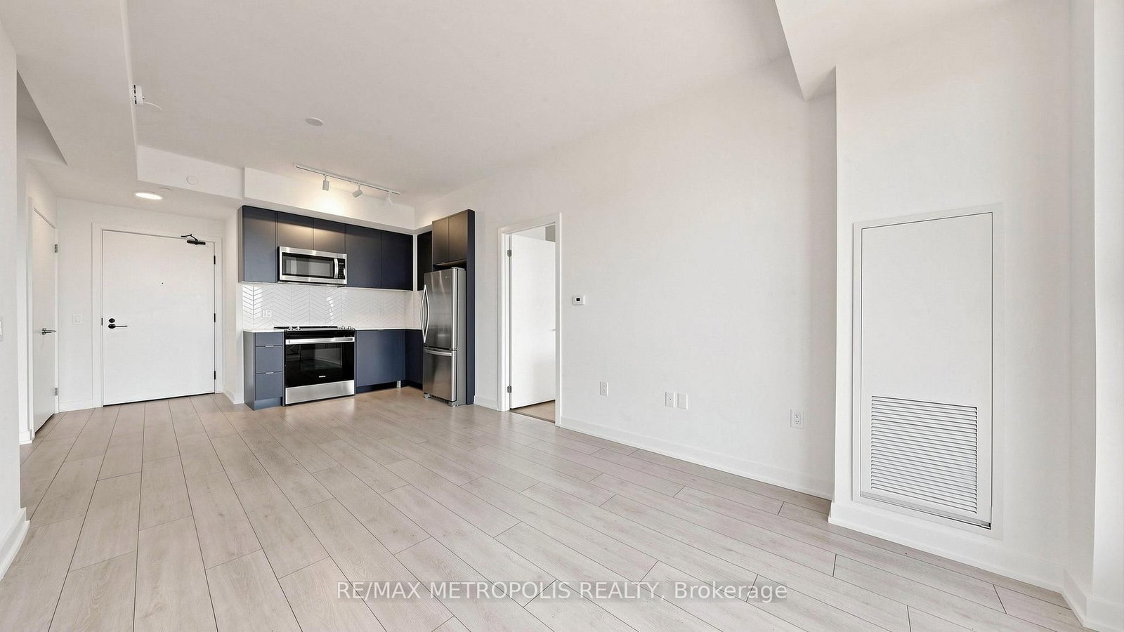 #1707-1606 Charles St, Whitby, view 15