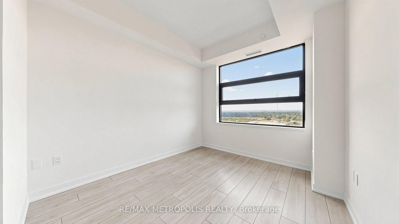 #1707-1606 Charles St, Whitby, view 19