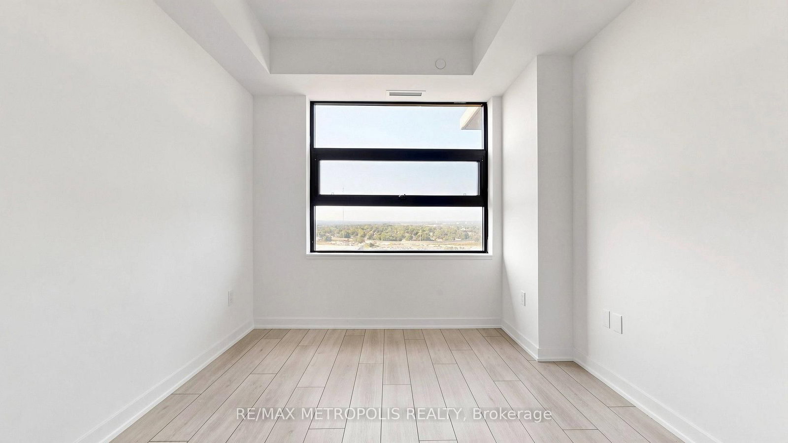 #1707-1606 Charles St, Whitby, view 20