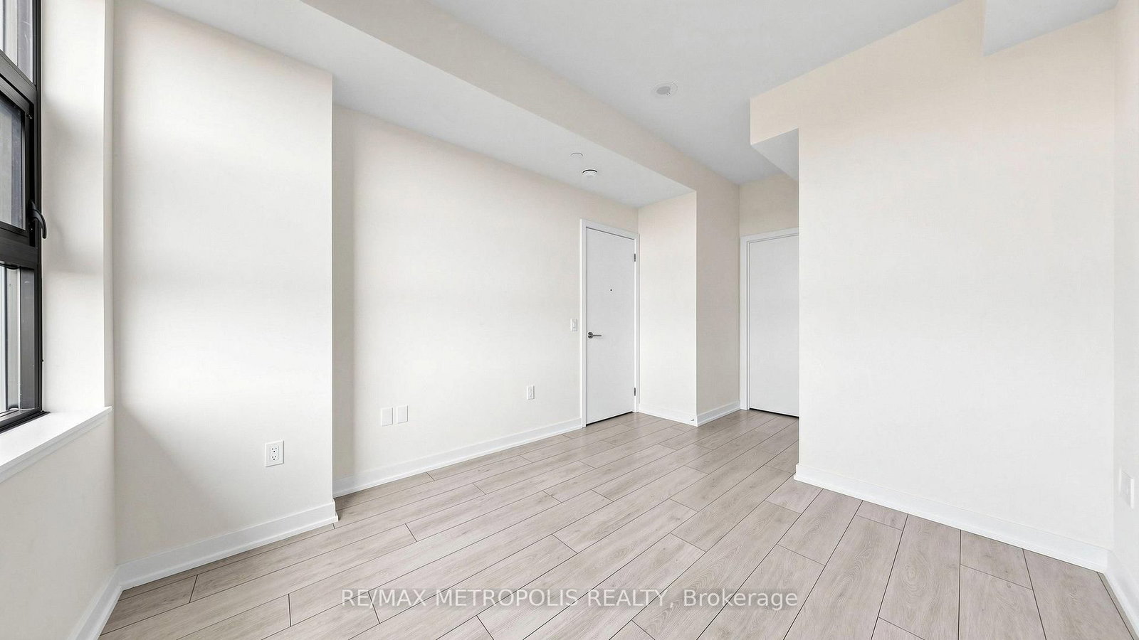 #1707-1606 Charles St, Whitby, view 22