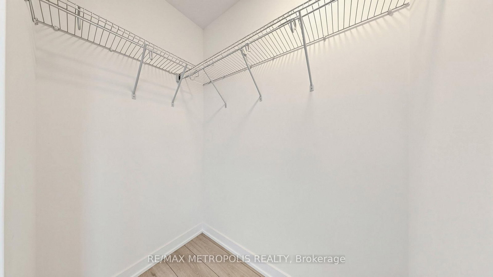 #1707-1606 Charles St, Whitby, view 23