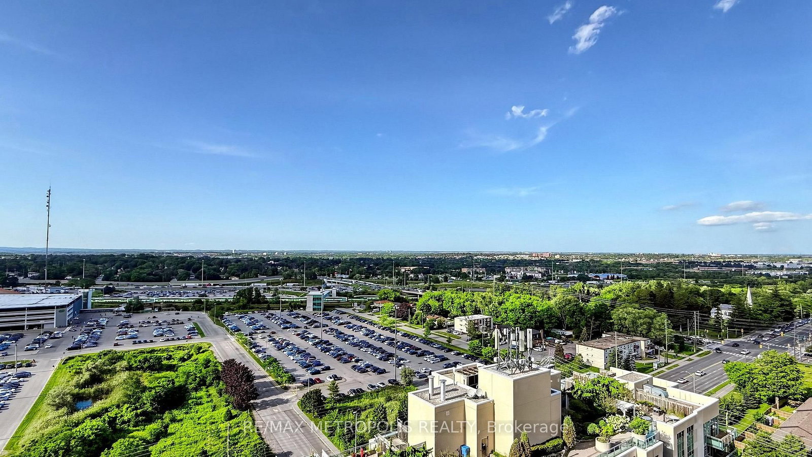 #1707-1606 Charles St, Whitby, view 38