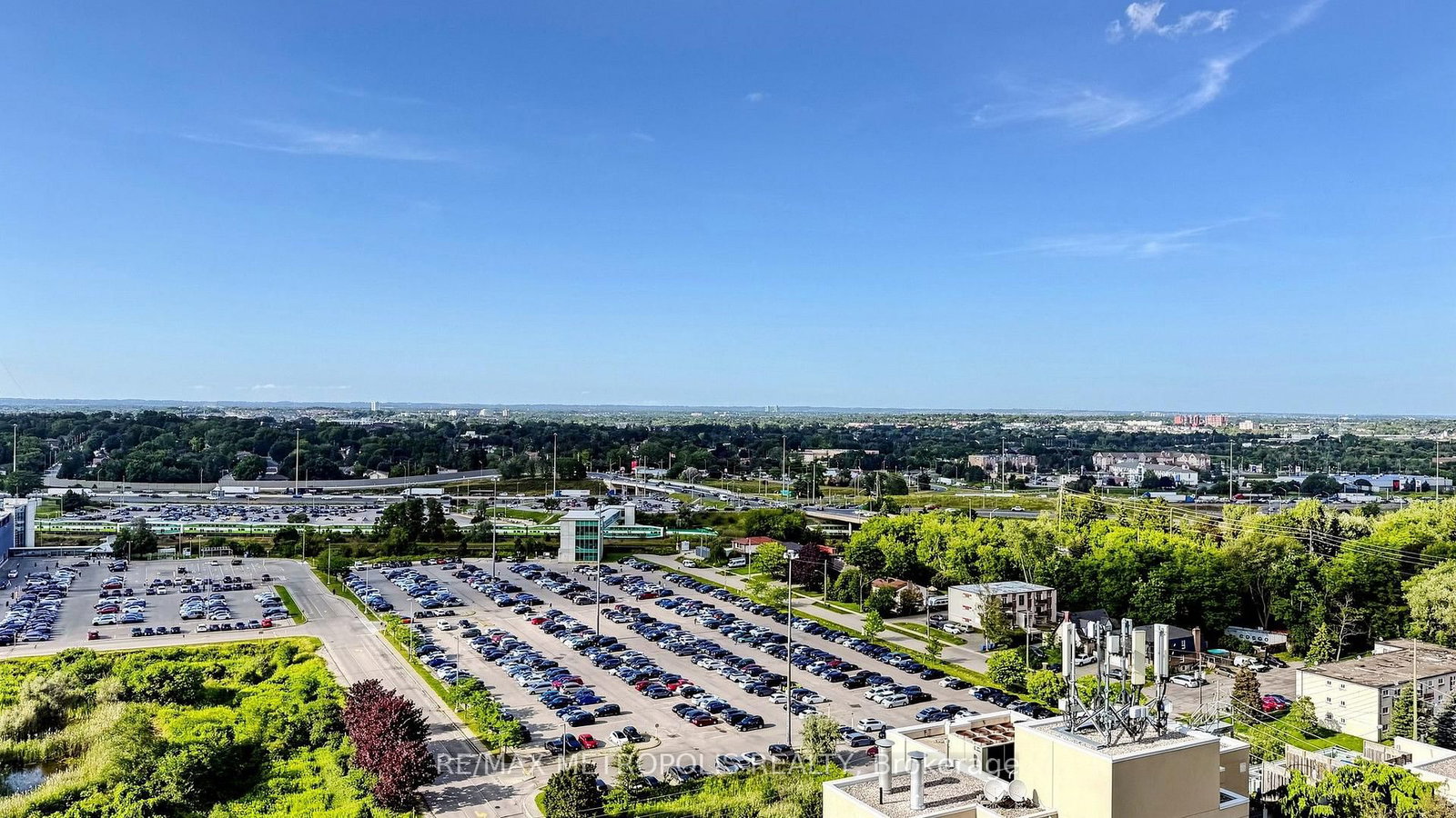 #1707-1606 Charles St, Whitby, view 39