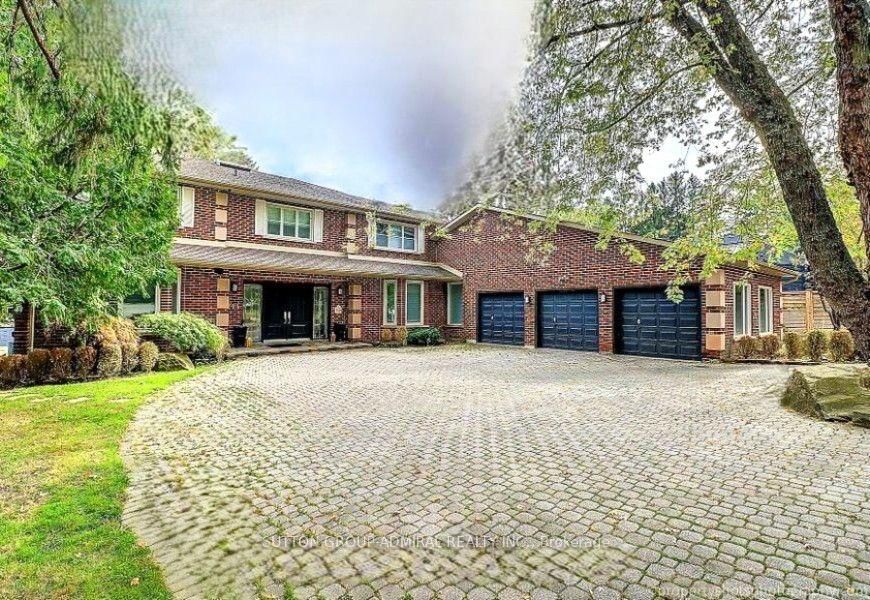 48 Meadowcliffe Drive • Toronto, ON photo 3