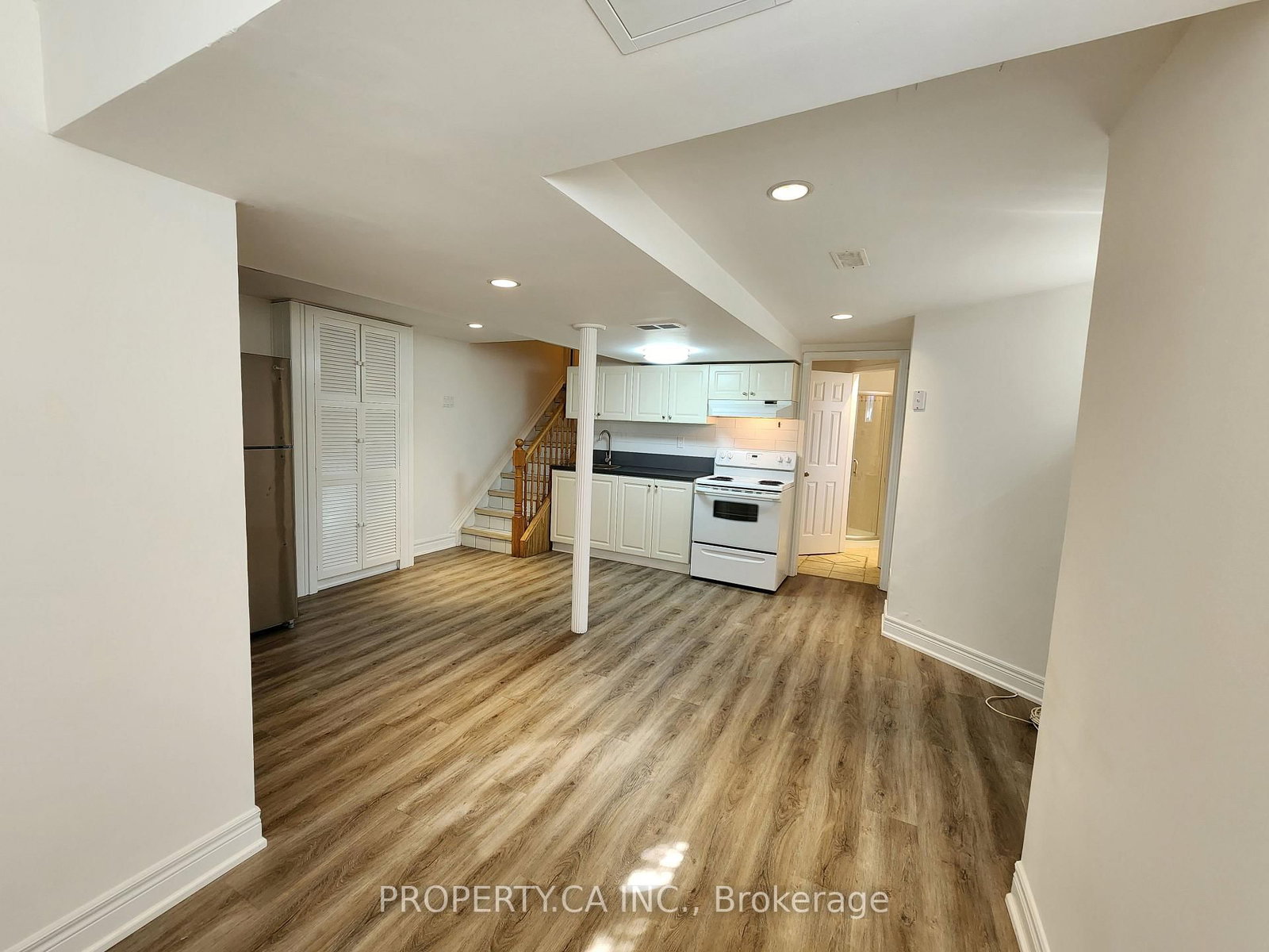 BSMT - 159 Sandyhook Square, Toronto 5