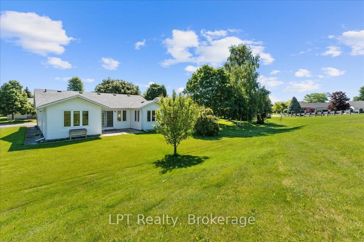 5 Niagara Trail • Clarington, ON photo 36
