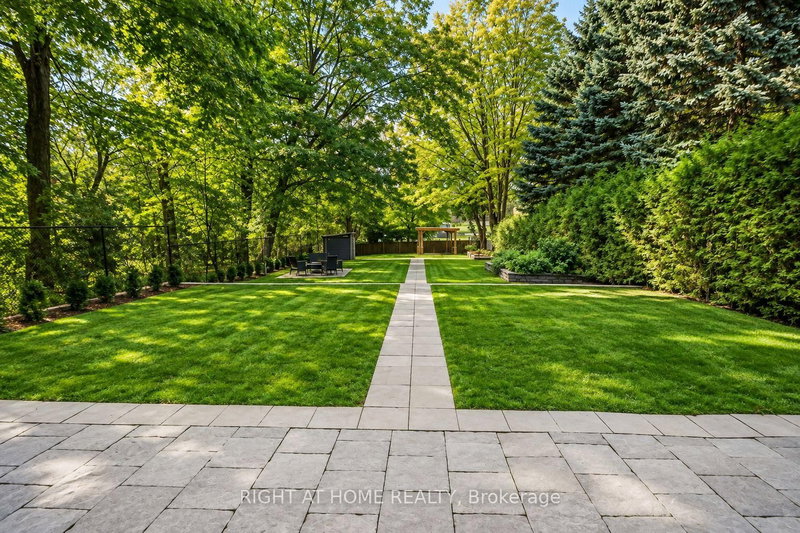 64 Larwood Boulevard