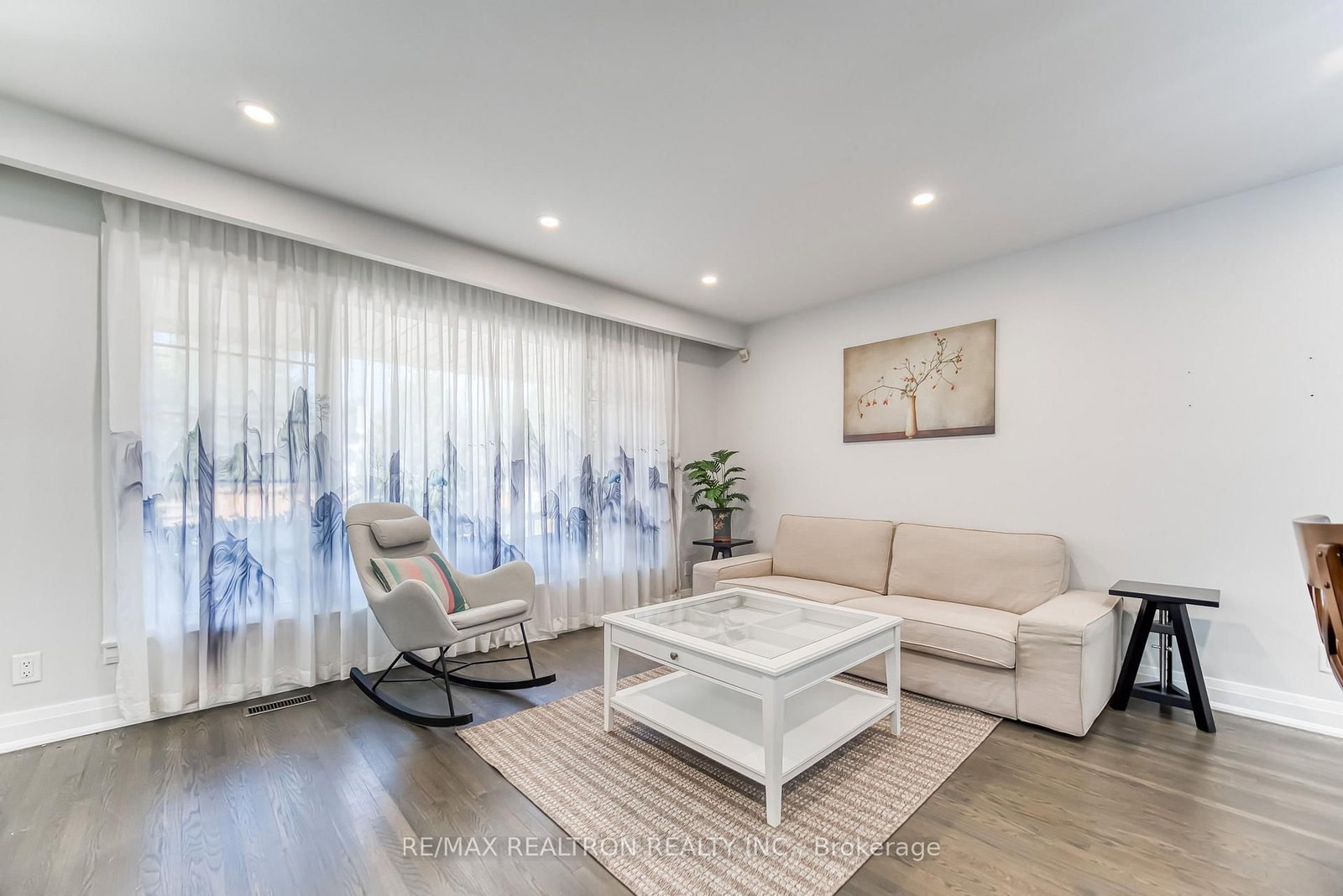 157 Darlingside Drive • Toronto, ON photo 11