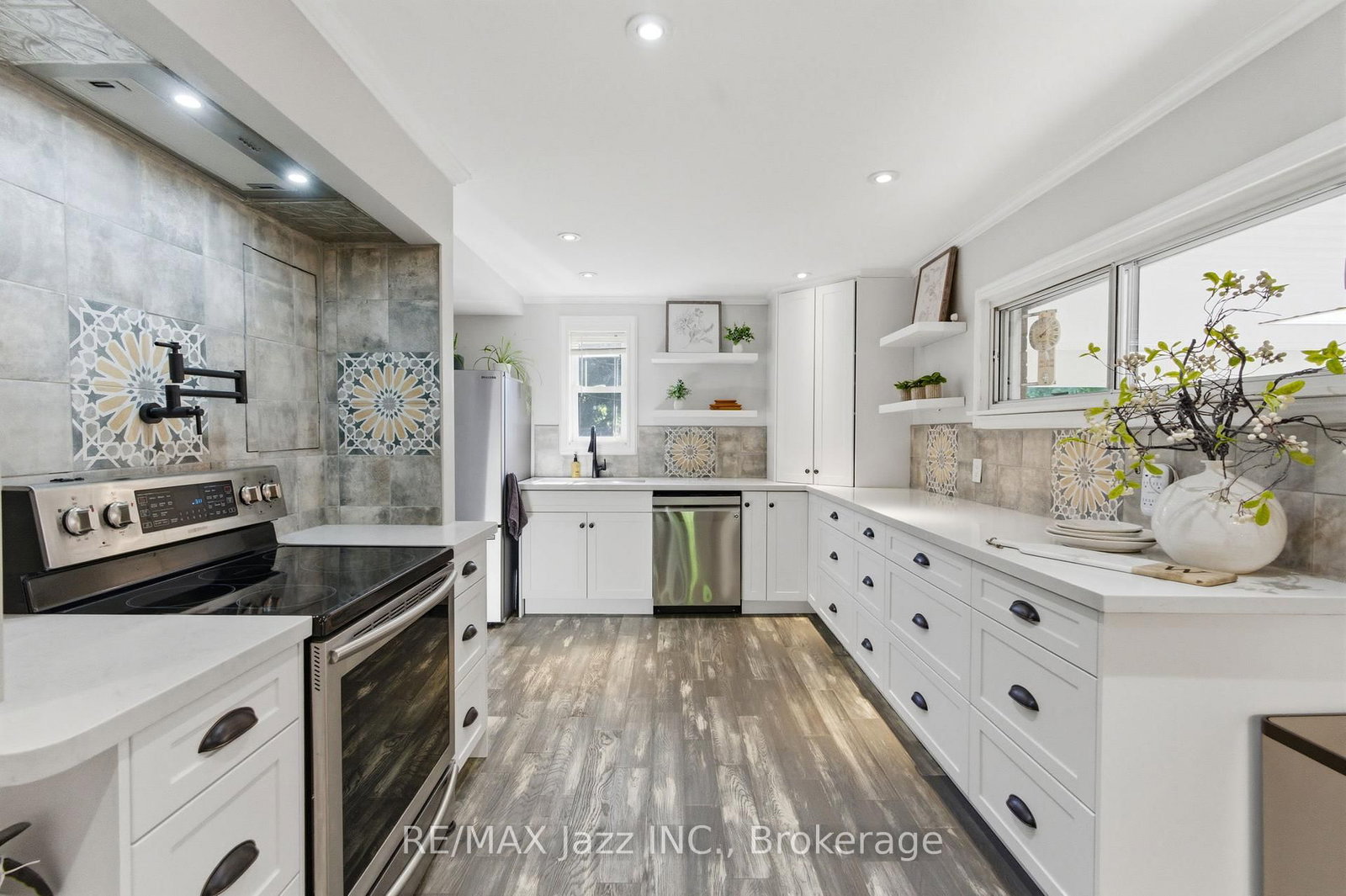 72 Cadillac Ave, Oshawa, view 16