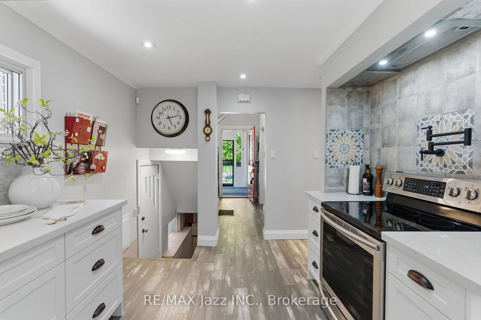 72 Cadillac Ave, Oshawa, view 18
