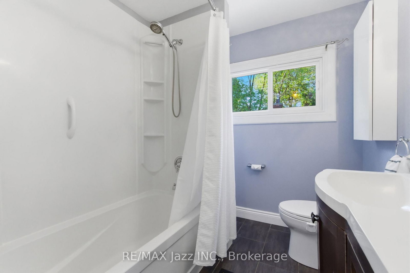 72 Cadillac Ave, Oshawa, view 30