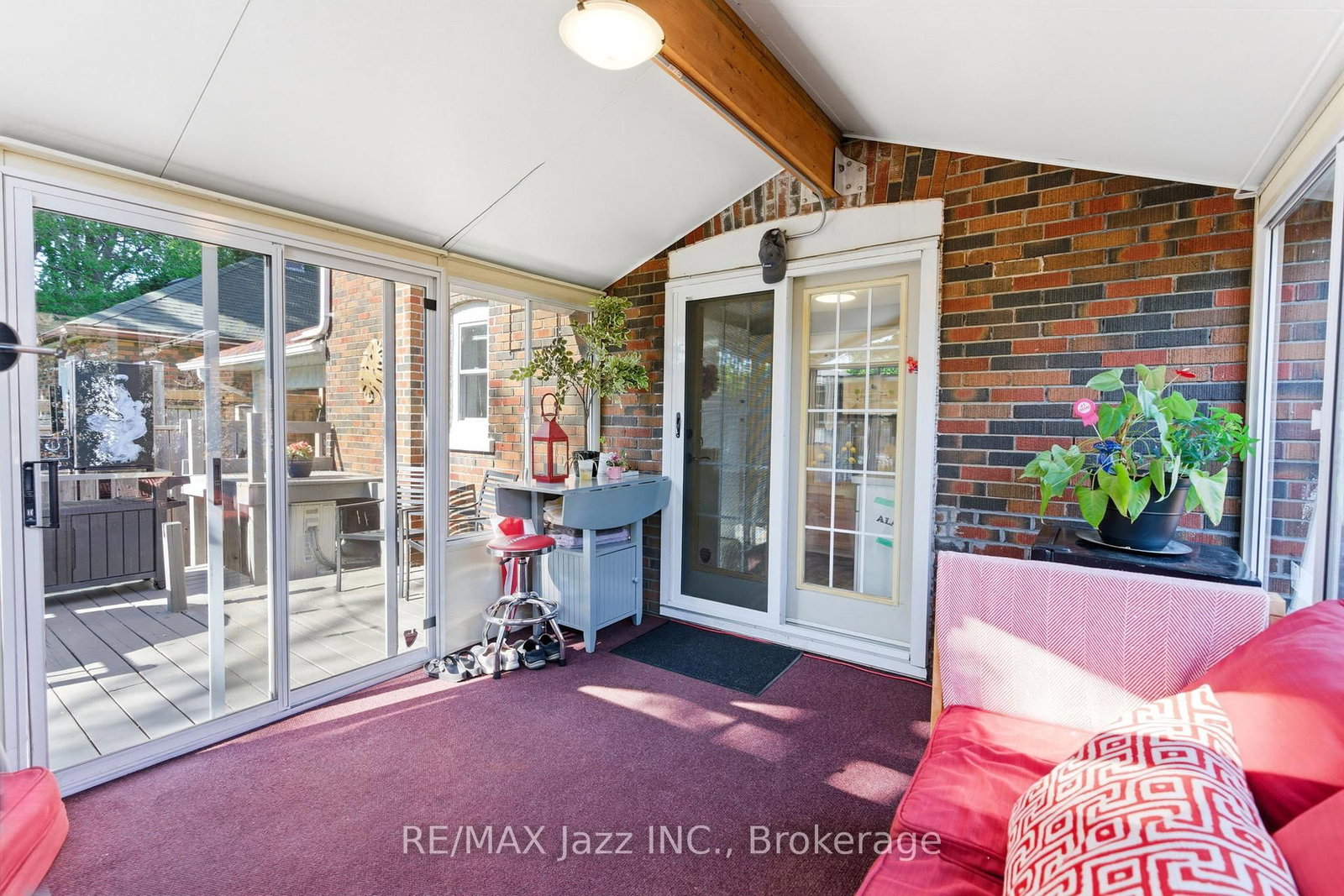 72 Cadillac Ave, Oshawa, view 43