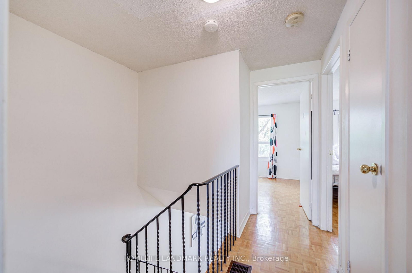6 Thunder Grove • Toronto, ON photo 19