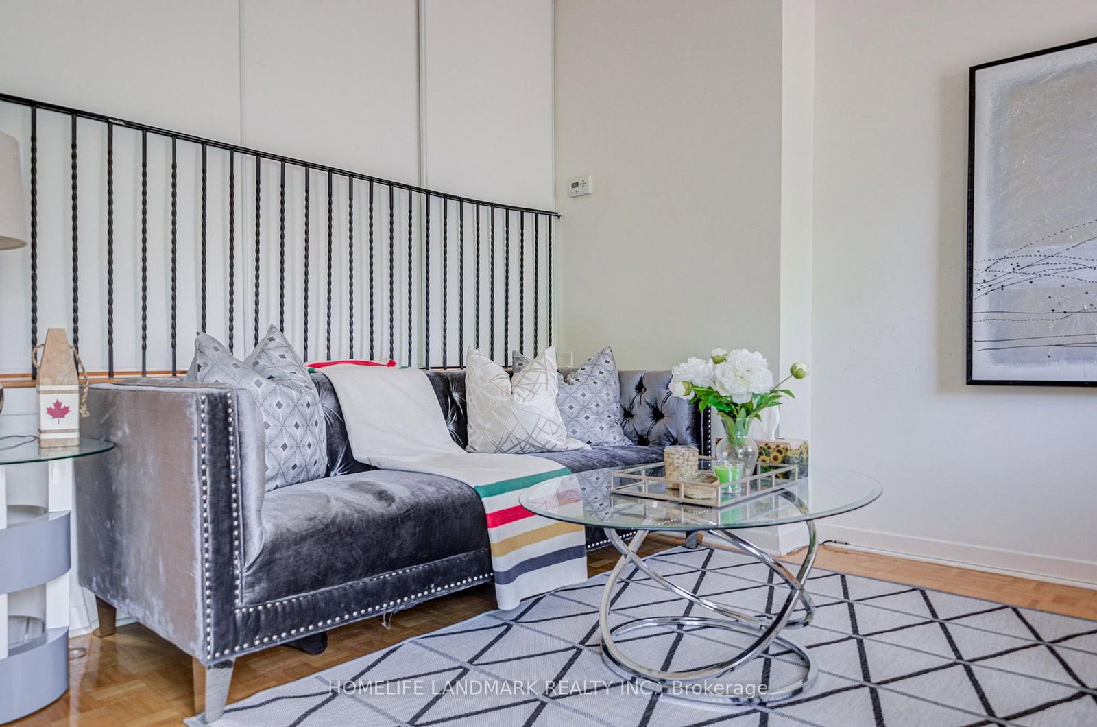 6 Thunder Grove • Toronto, ON photo 5