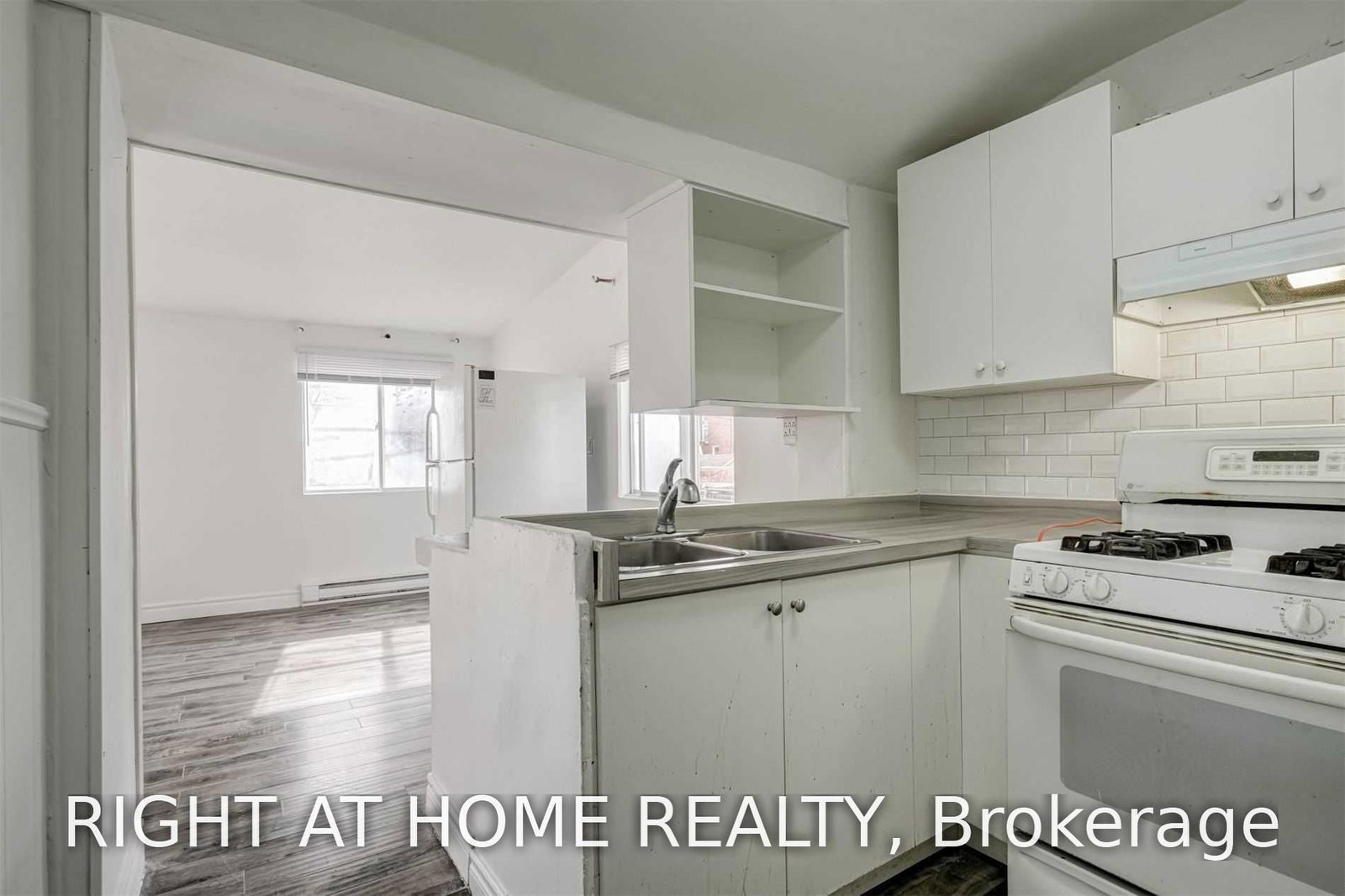 54 Byng Avenue • Toronto, ON photo 15