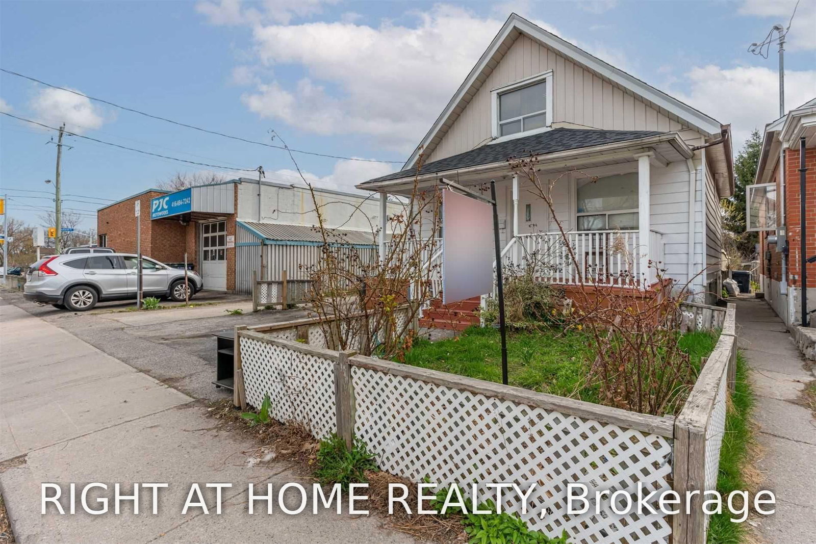 54 Byng Avenue • Toronto, ON photo 2