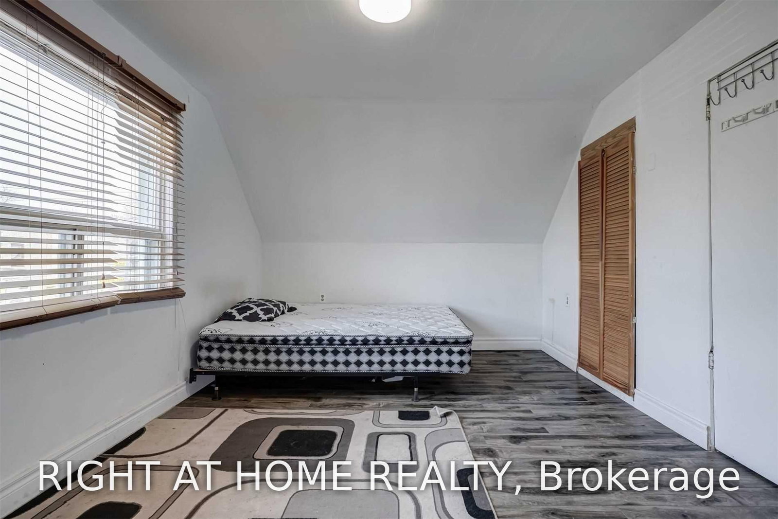 54 Byng Avenue • Toronto, ON photo 25