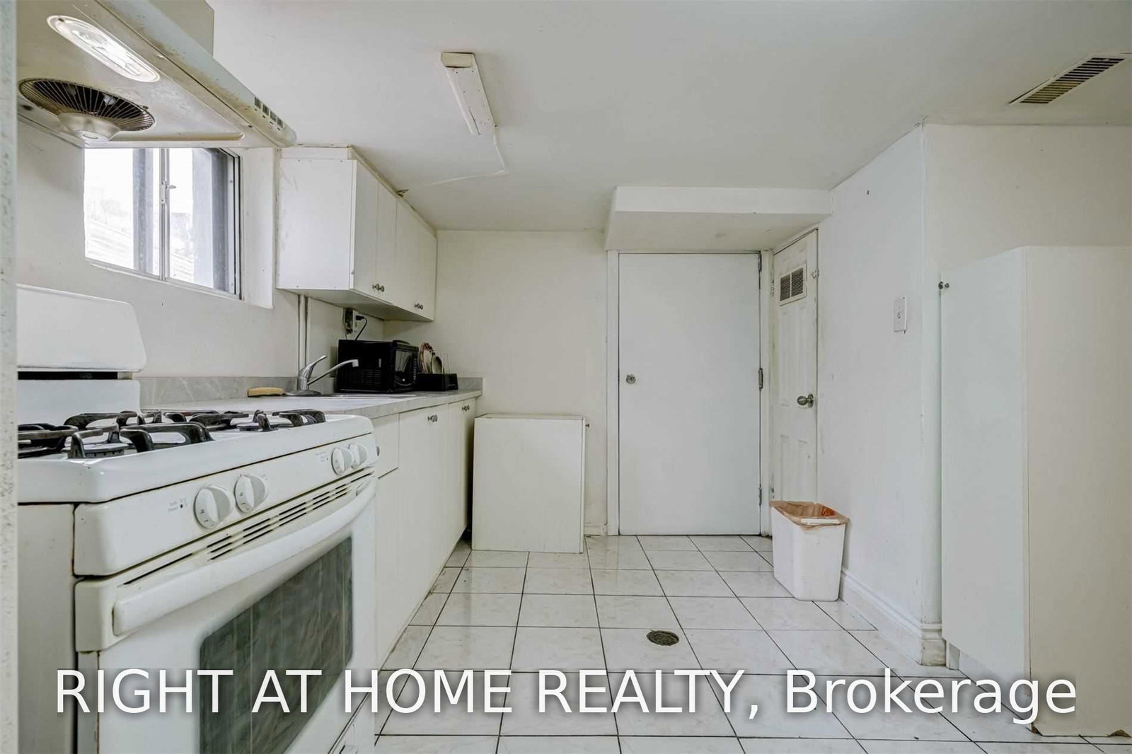54 Byng Avenue • Toronto, ON photo 29