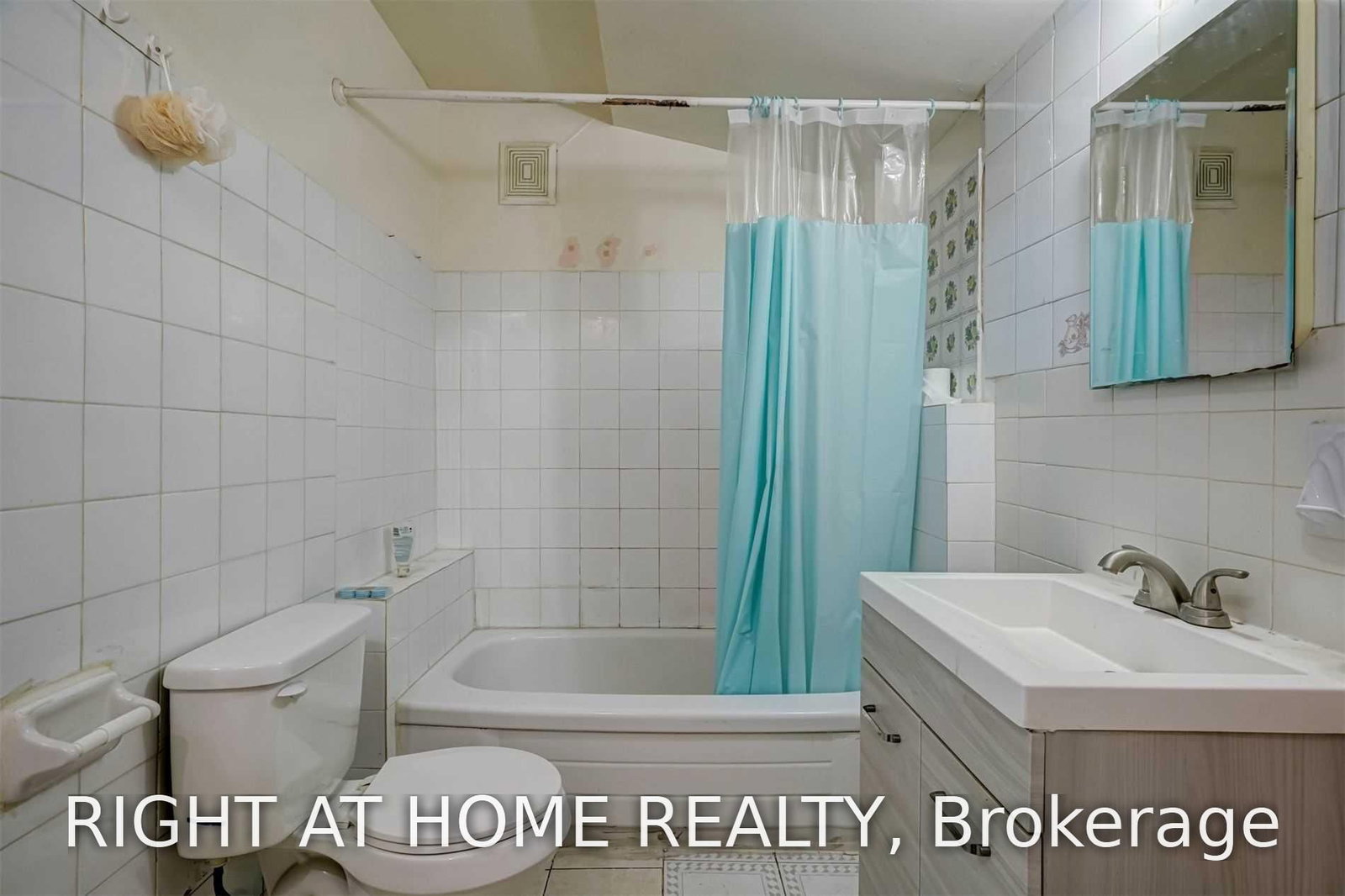 54 Byng Avenue • Toronto, ON photo 9