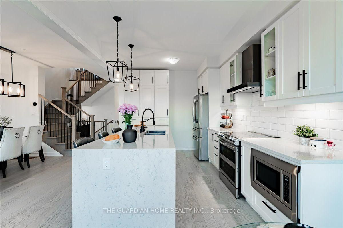 45 Barkerville Dr, Whitby, view 15