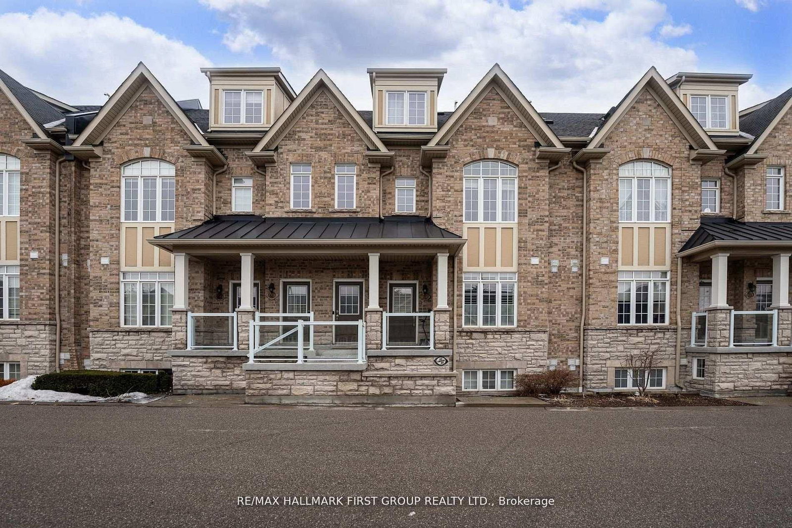 70 Lovegrove Lane • Ajax, ON photo 1
