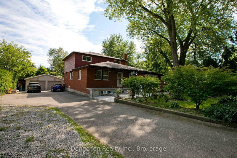 603 Park Cres Crescent E