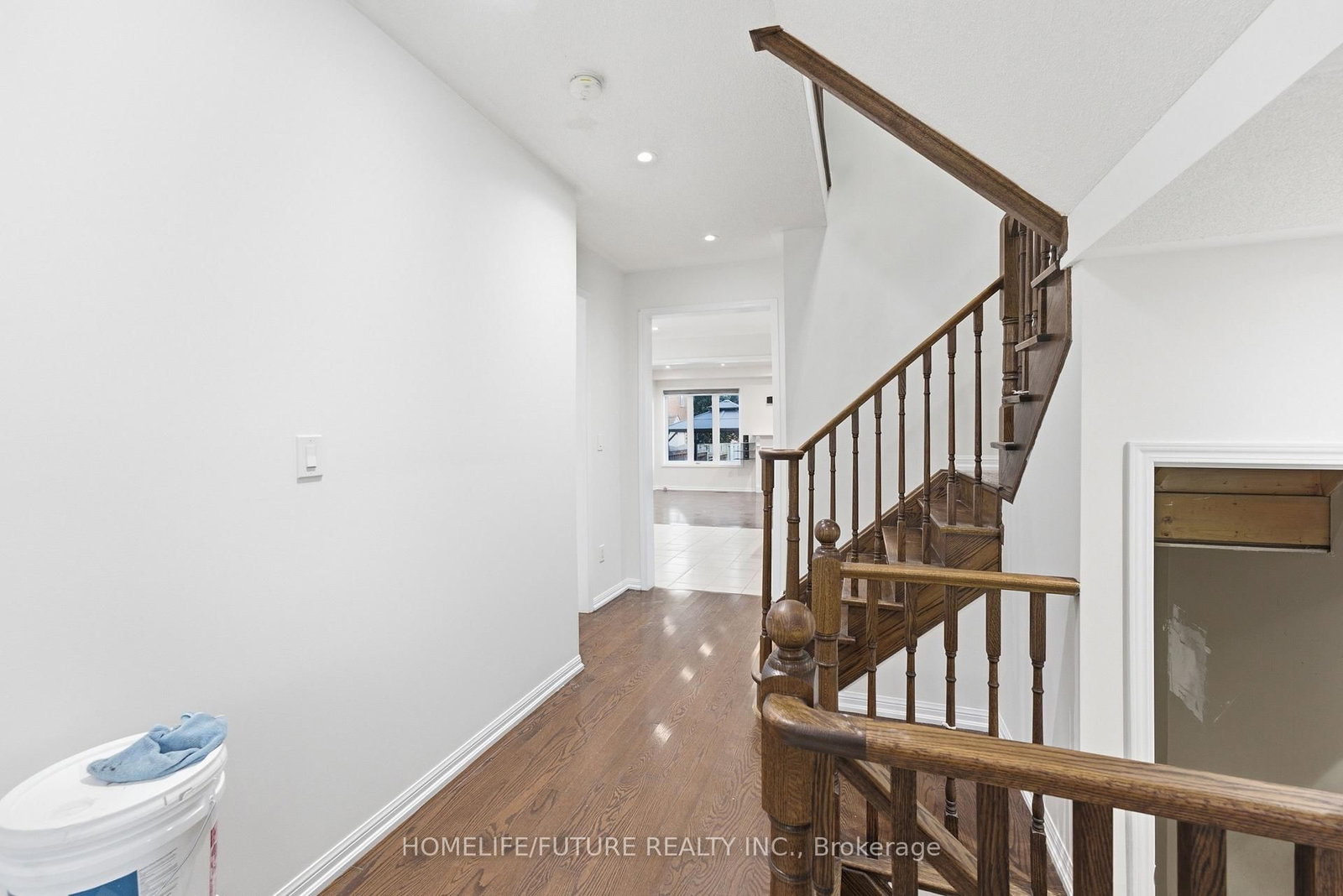 7 Beverton Crescent • Ajax, ON photo 5