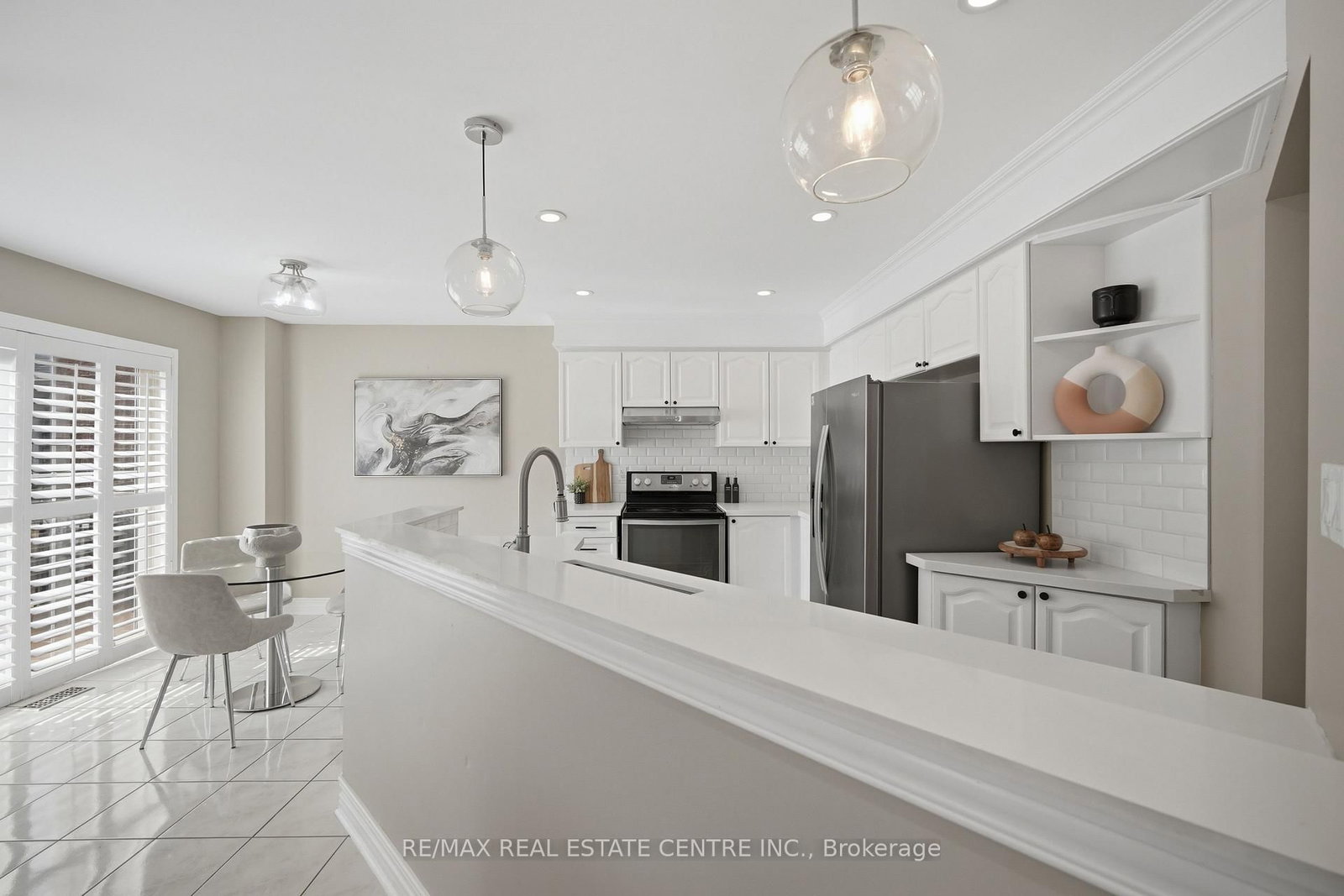 215 Willowbrook Drive • Whitby, ON photo 13