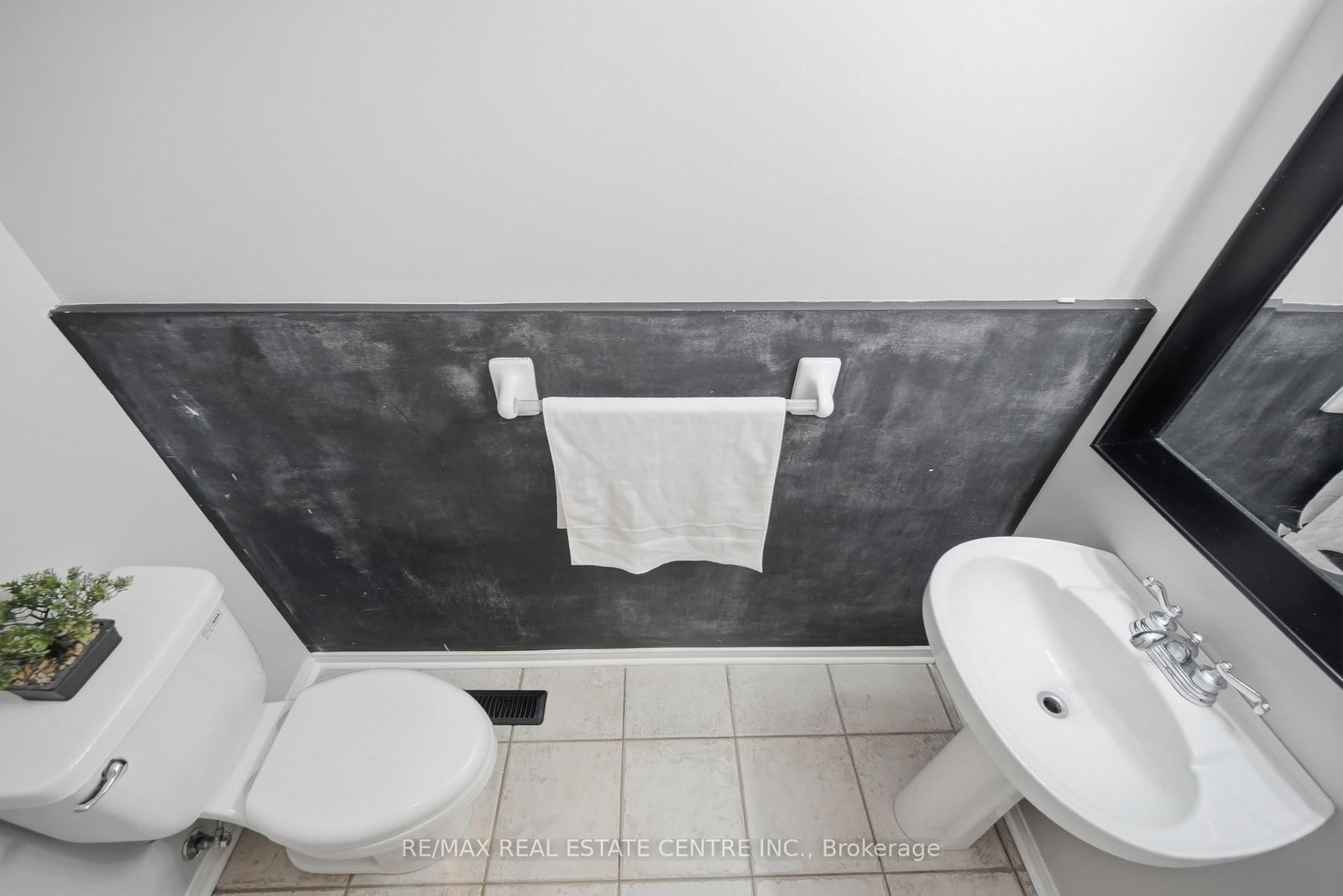 215 Willowbrook Drive • Whitby, ON photo 24