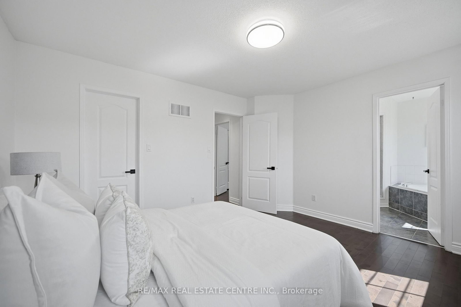 215 Willowbrook Drive • Whitby, ON photo 27
