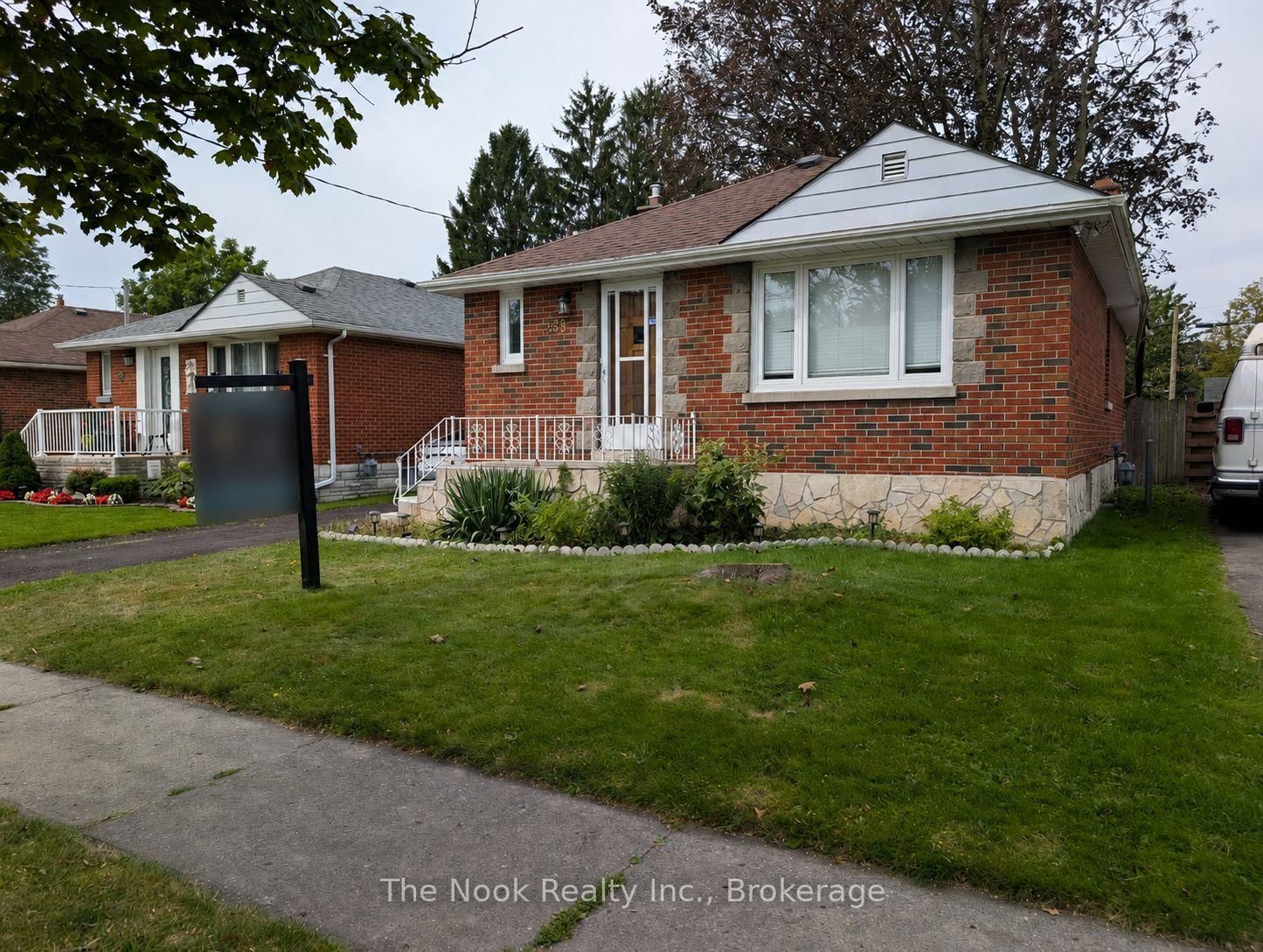 288 Cadillac Avenue S • Oshawa, ON photo 1